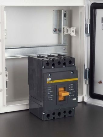 Выключатель автоматический ВА88-35 3Р 250А 35кА IEK